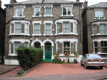 Oyo The Greenland 2* London