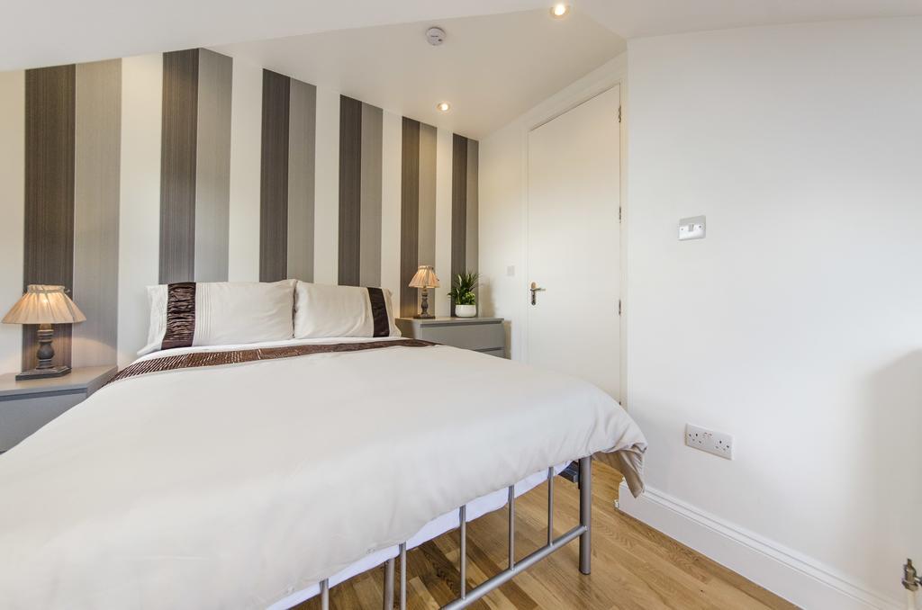 Grand Fulham Apartment London