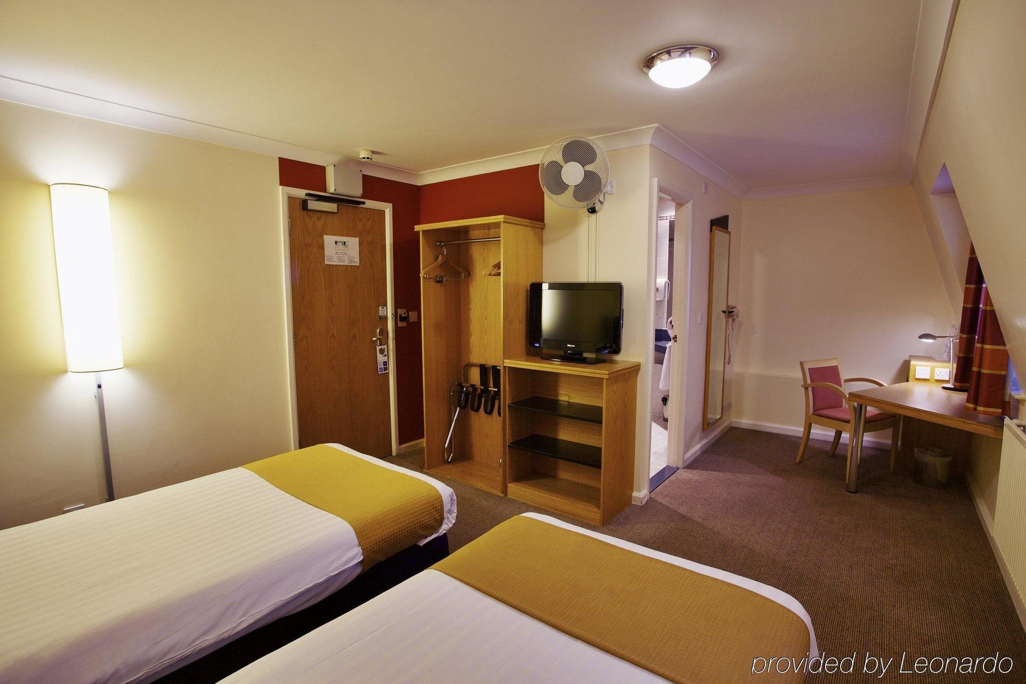 Hotel Express Victoria By Ihg London