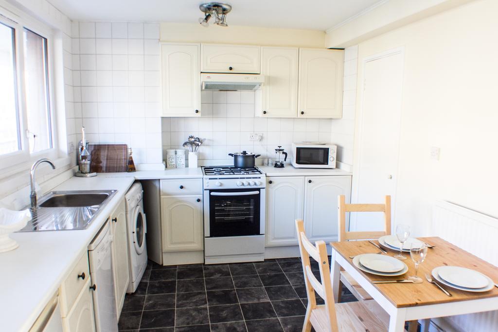 Modern Central Family-home For 6 London