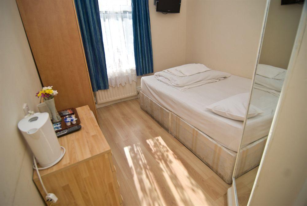 Gloucester Hotel 3*