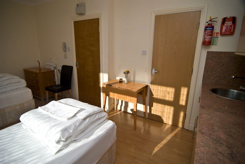 Gloucester Hotel 3*