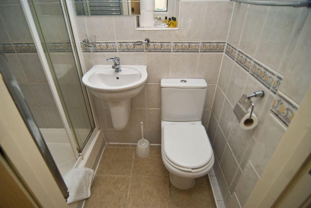 Gloucester Hotel 3*