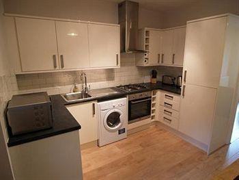 Crompton Court Apartment