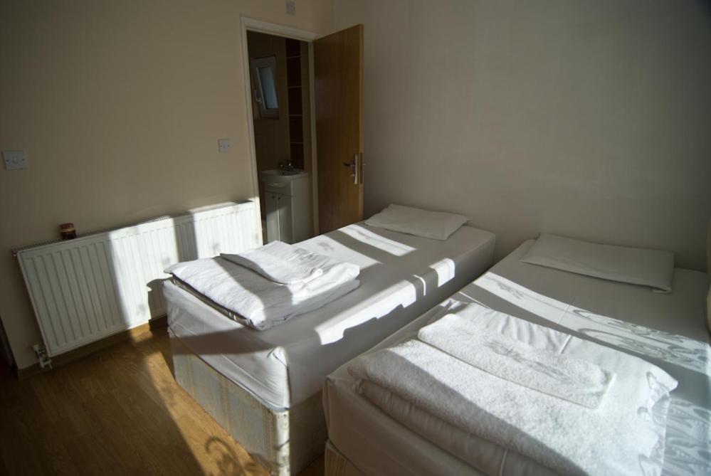 Gloucester 3* London