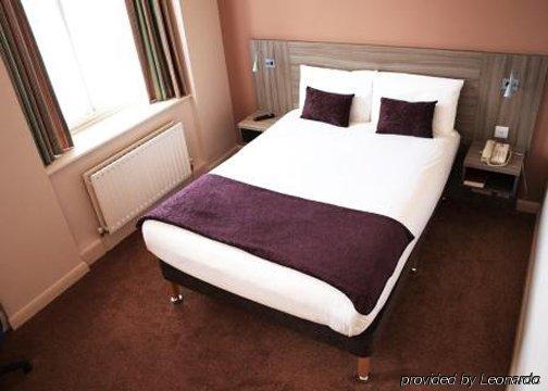 Express - Vauxhall Nine Elms, An Ihg 3* London