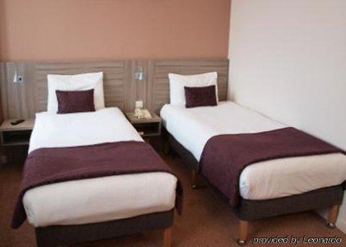 Express - Vauxhall Nine Elms, An Ihg 3*