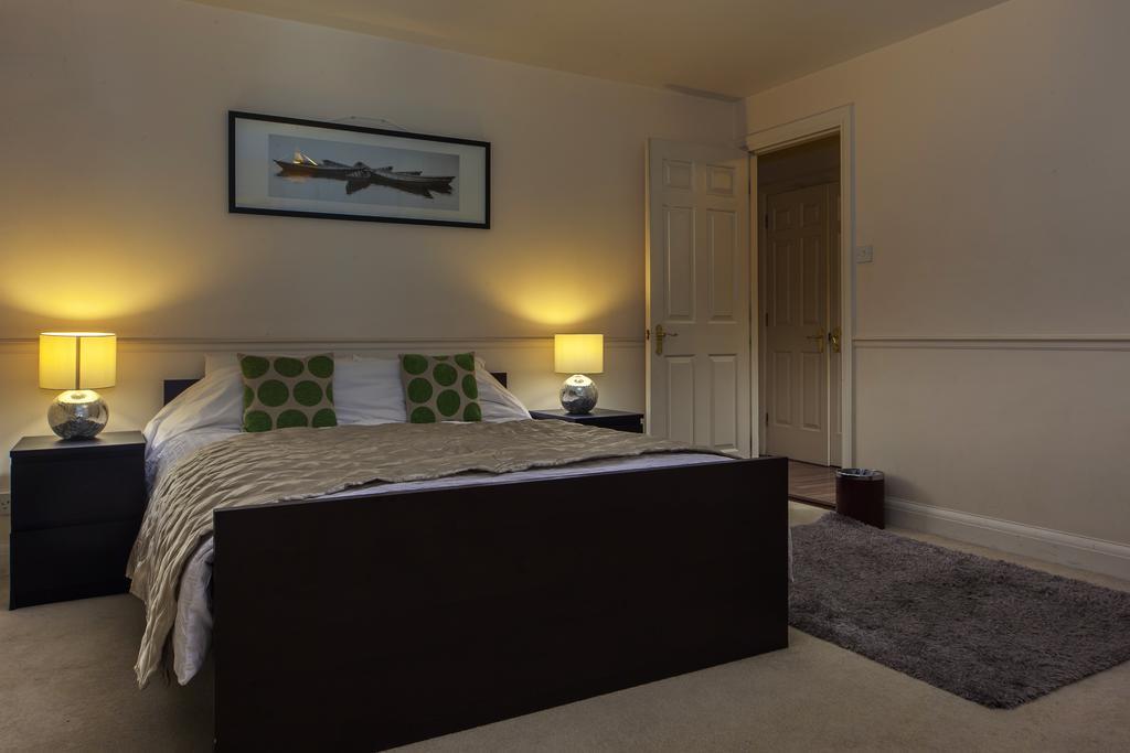 The Elegant Mayfair Apartment *