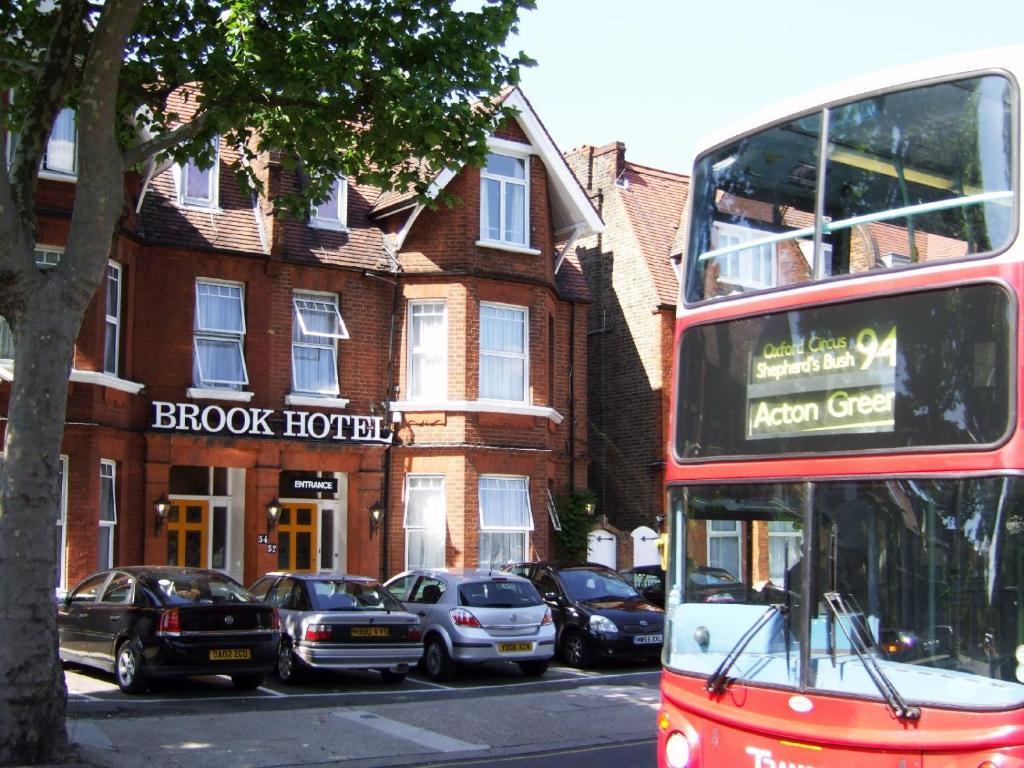 Hotel Brook 3*