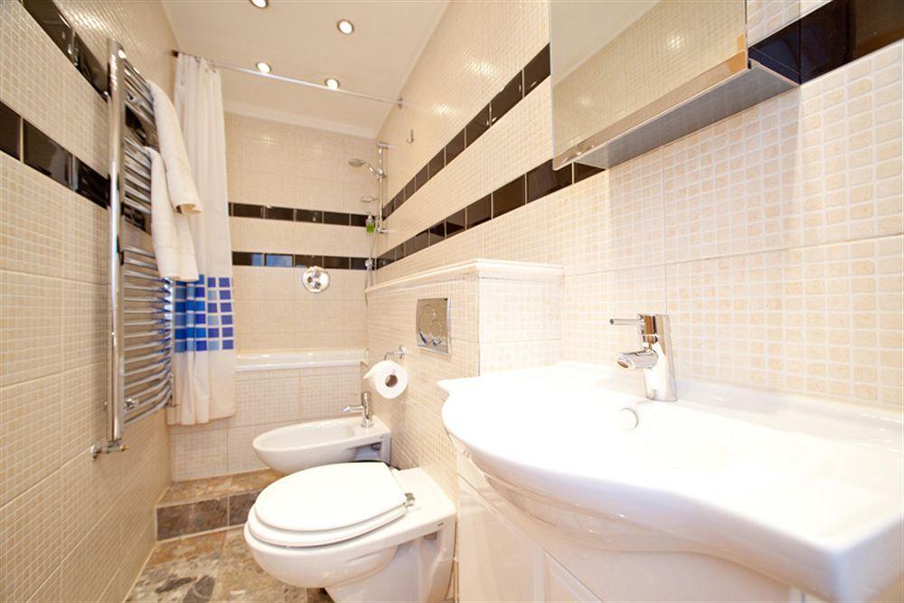 Milestone Hotel 4*
