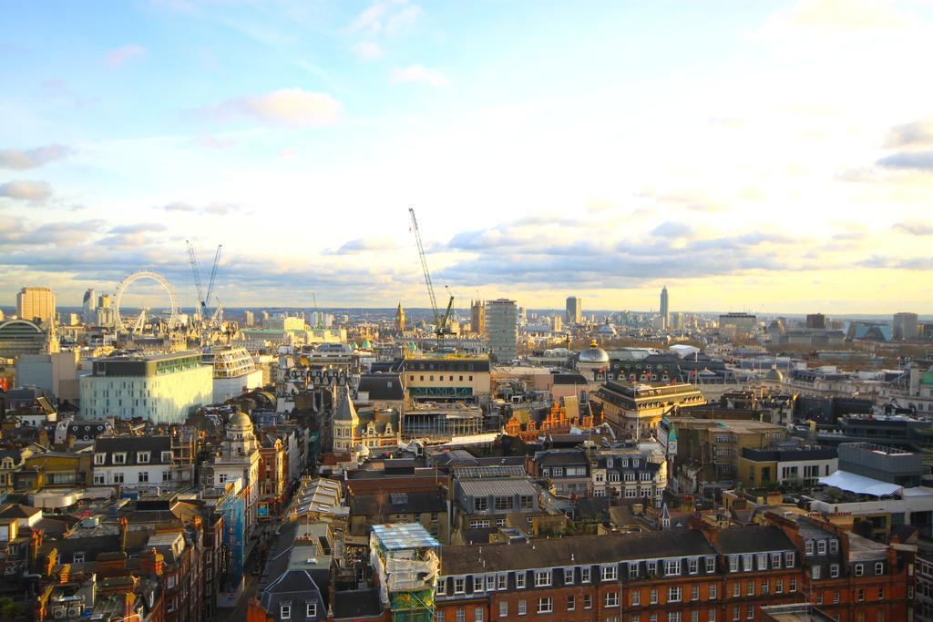 The Best Views! Central Soho Apartment London