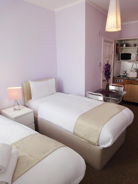 Dylan Kensington Aparthotel