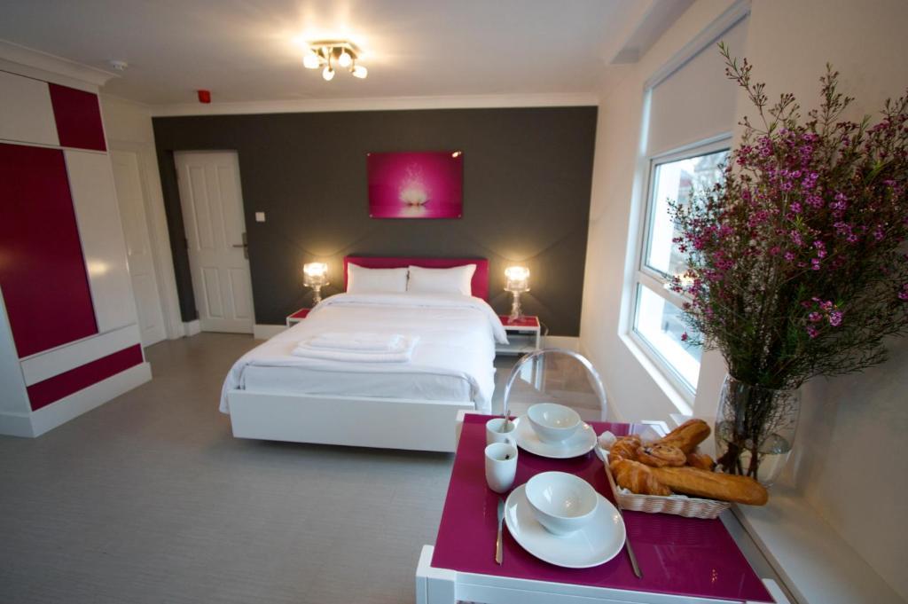 Gloucester Hotel