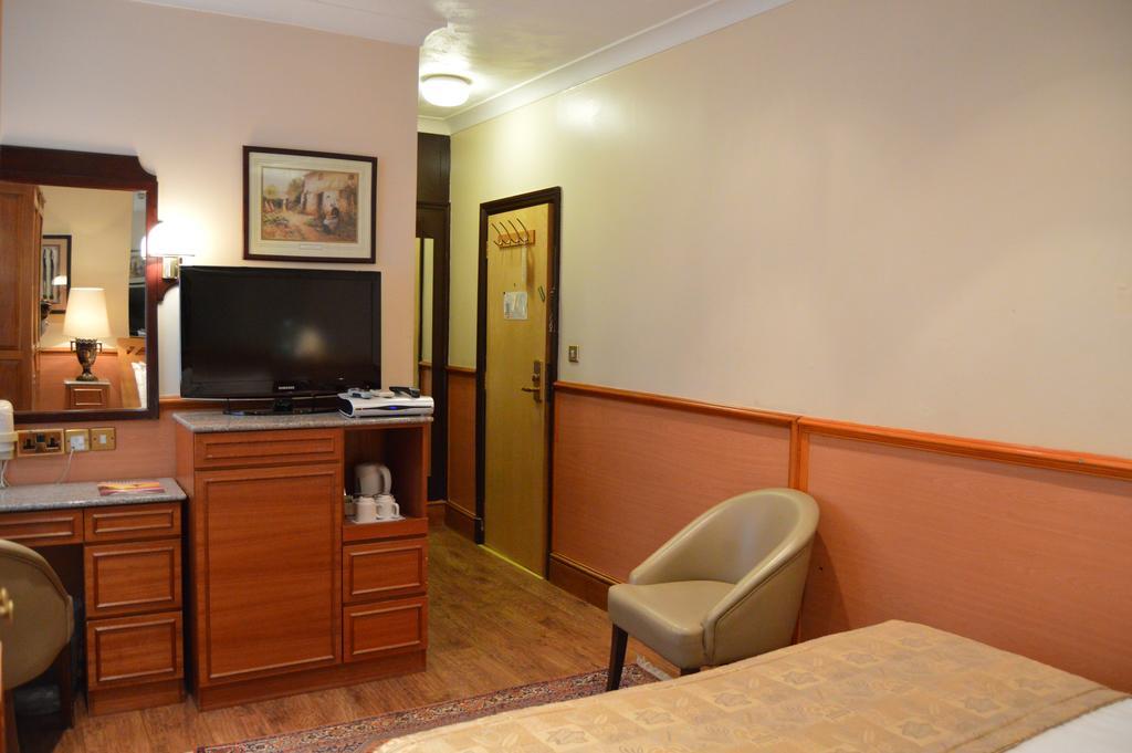 Hotel Holiday Villa Hotel 3*