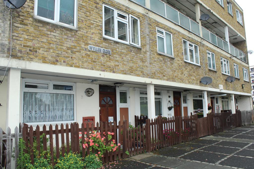 Wyllen Close London