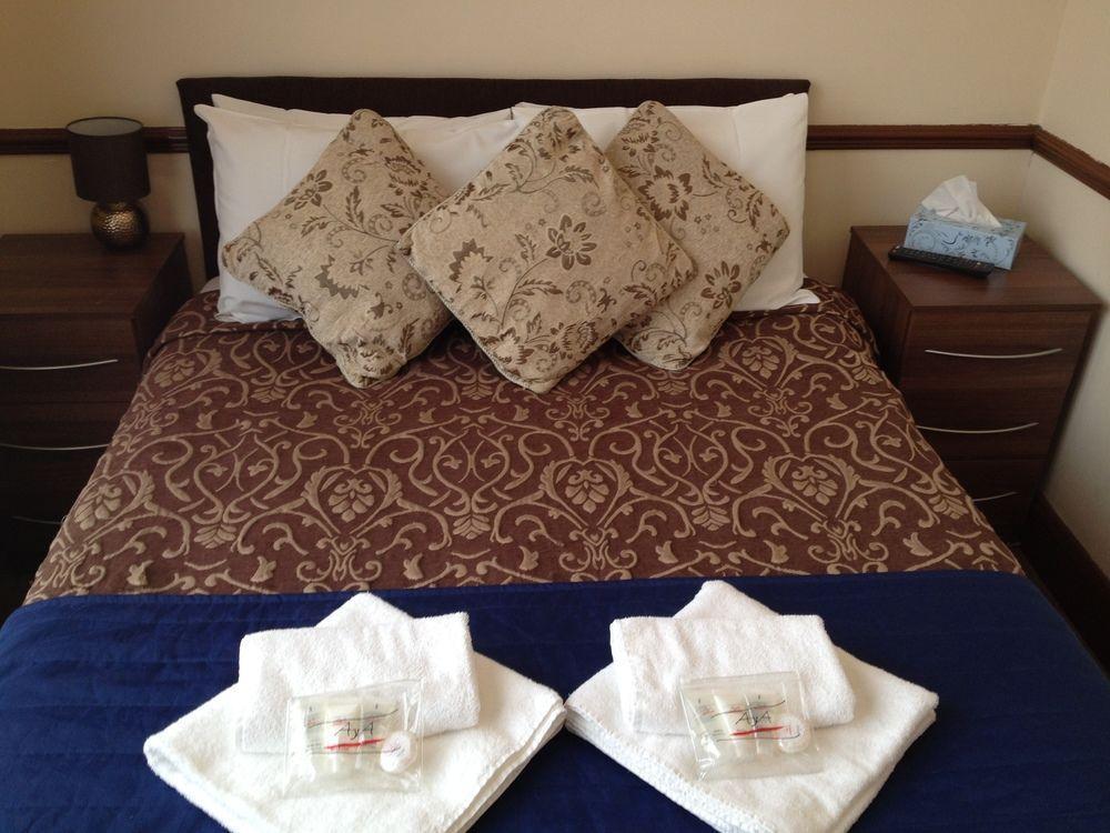 Bed & Breakfast Metro London