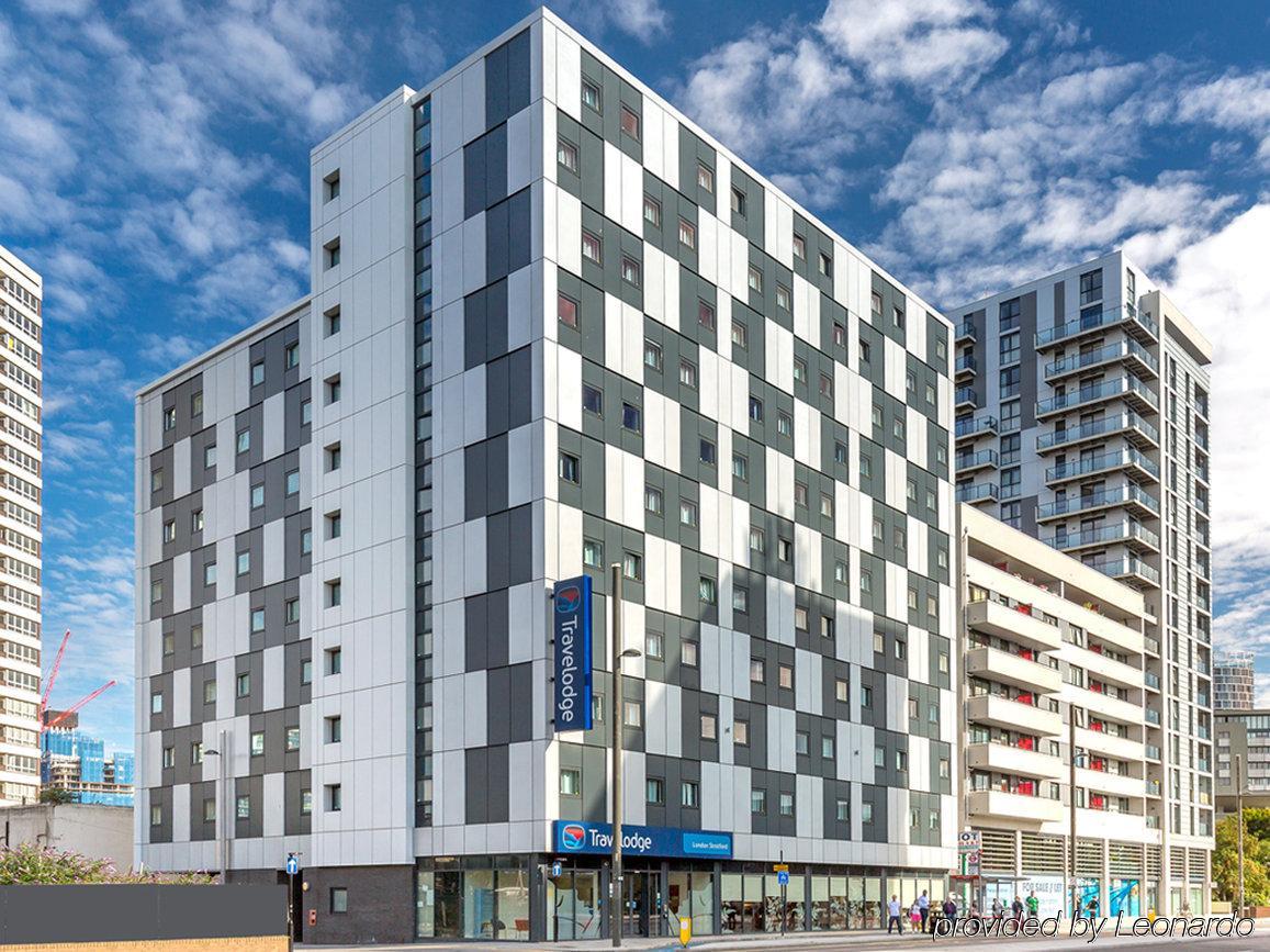Travelodge Stratford Hotel 3*