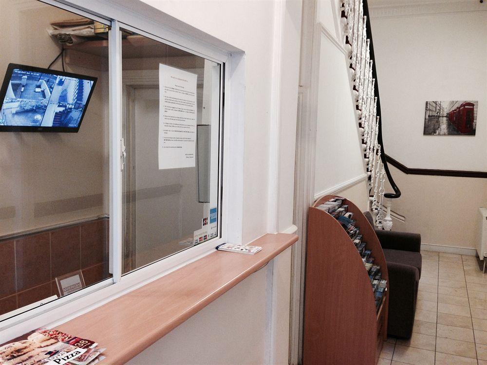 Holland Aparthotel 3*