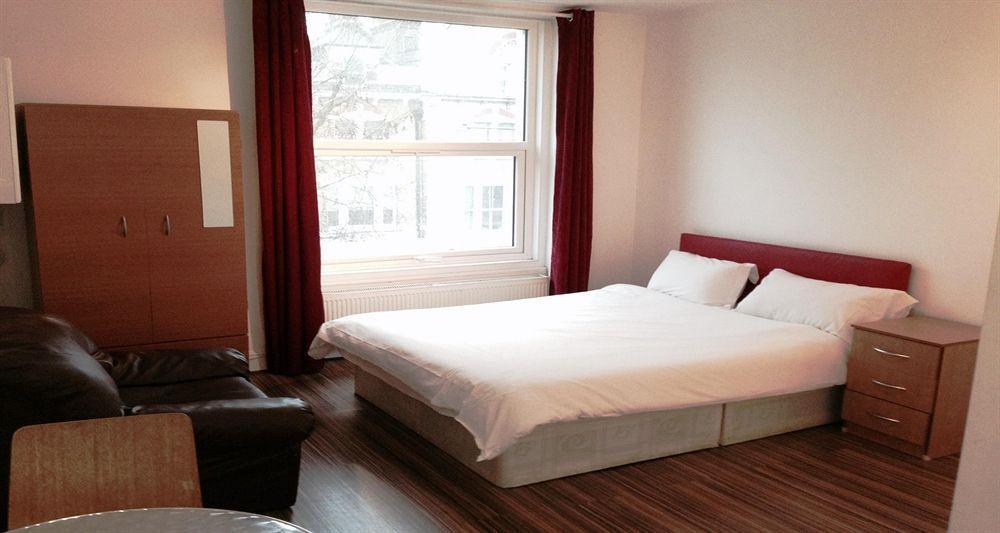 Holland 3* London