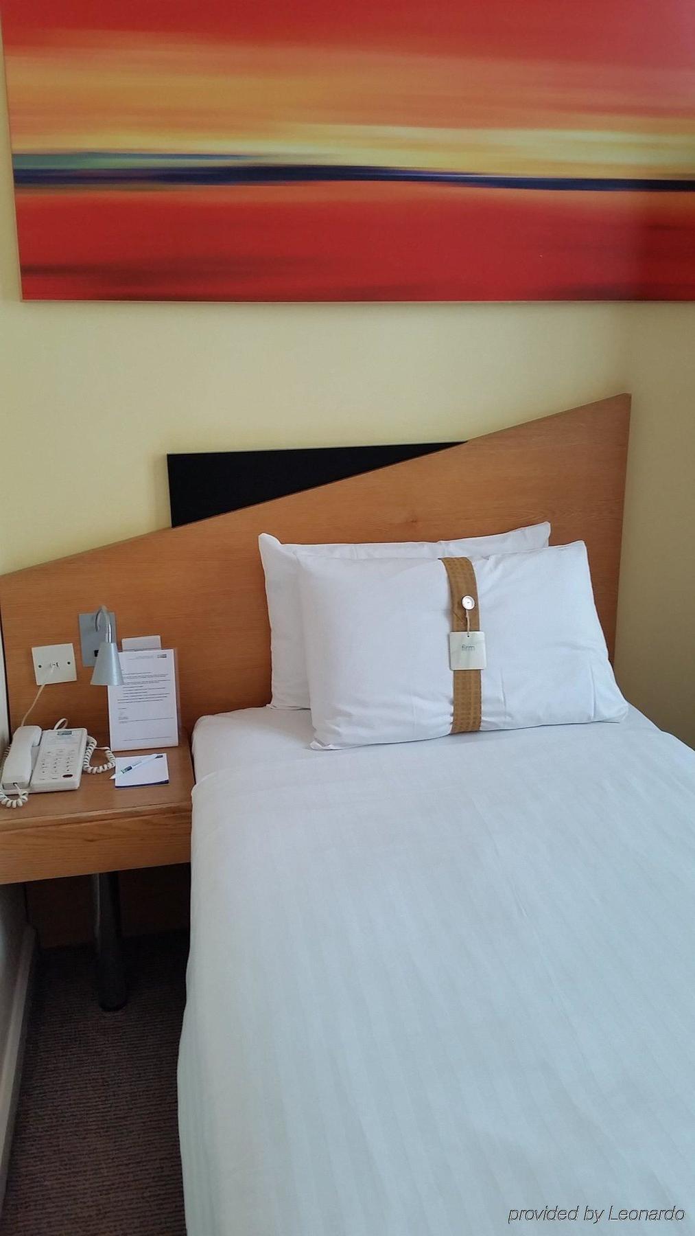 Express Victoria By Ihg 3* London