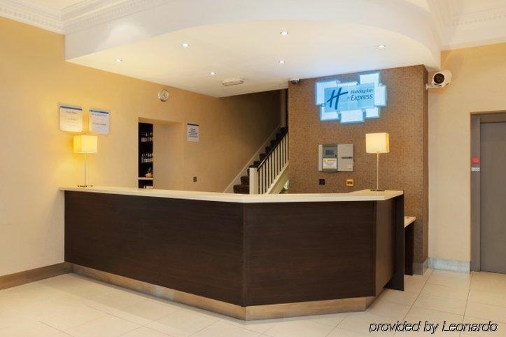 Express Victoria By Ihg Hotel