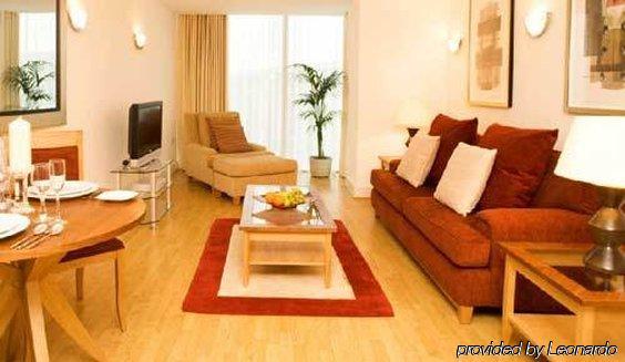 Marlin Stratford Aparthotel