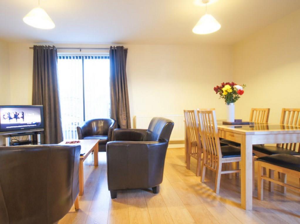 Crompton Court Apartment