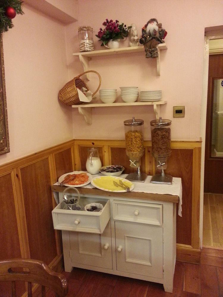 Fairway Hotel 2*
