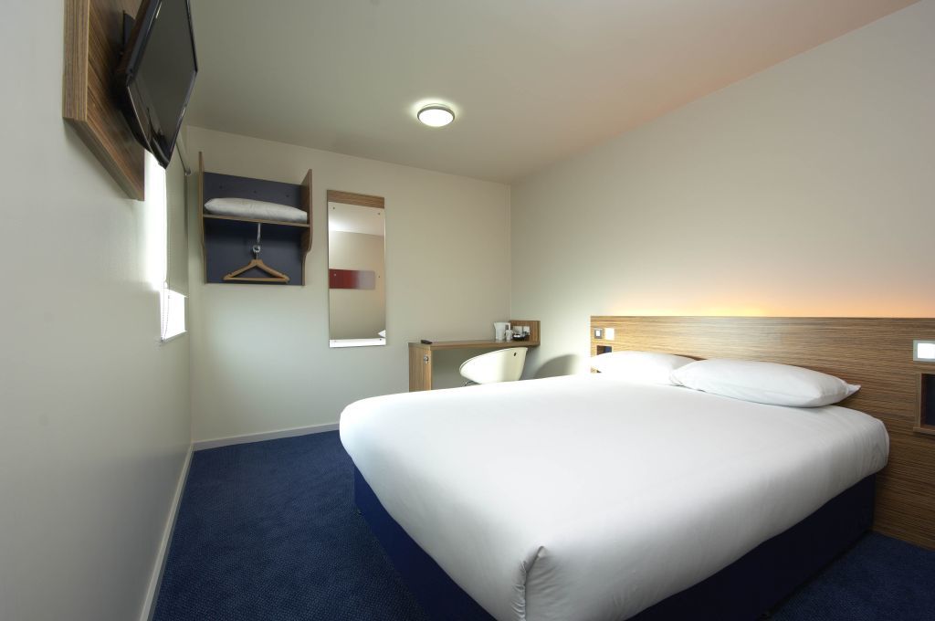 Travelodge Stratford 3*