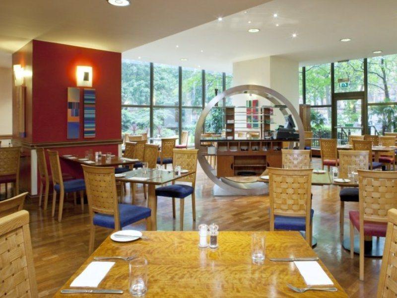Hotel Kensington Forum, An Ihg London