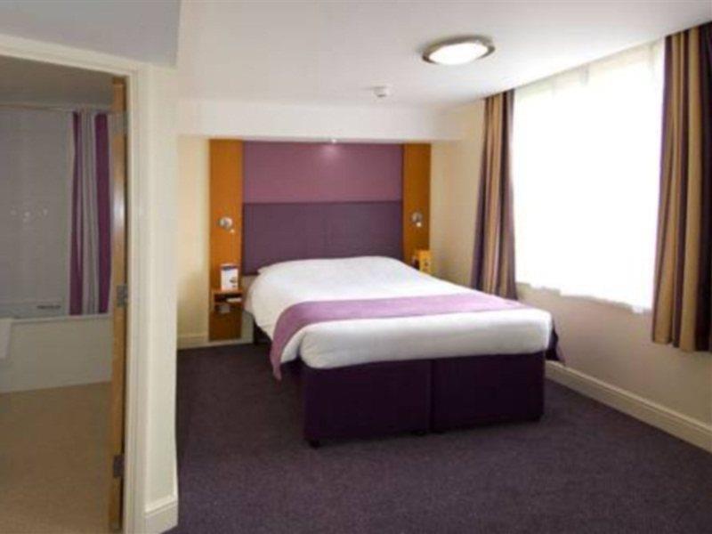 Premier Hanger Lane Londres