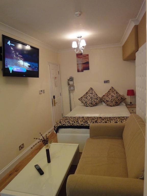 Dylan Kensington Aparthotel 3*