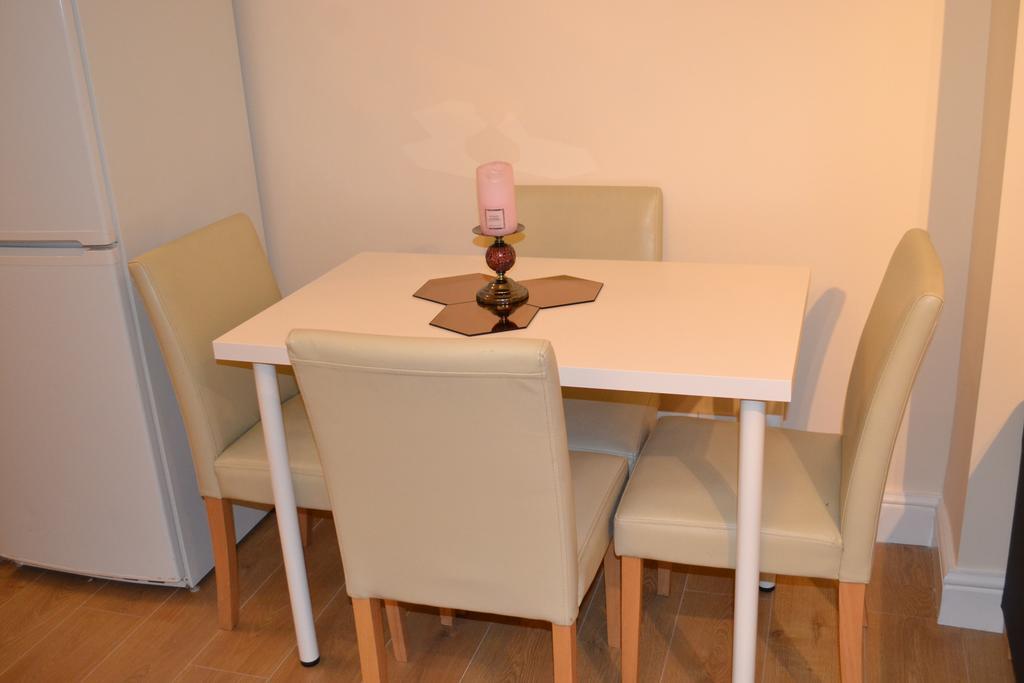Apartment High Street Service London