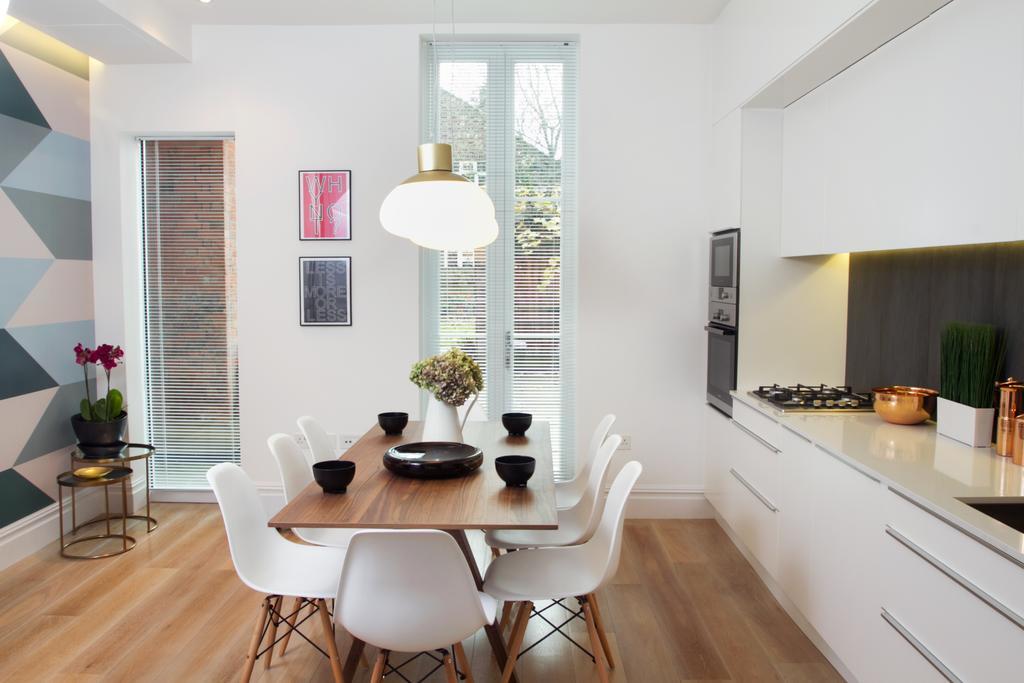 Stunning Brand New Londres