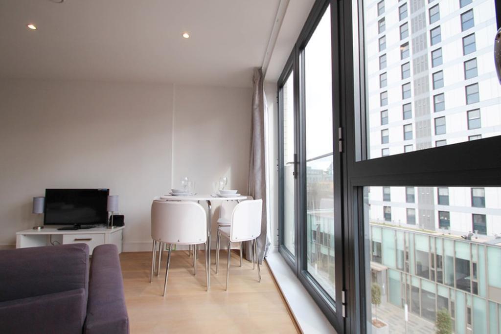 Aldgate East Studio Apartment
