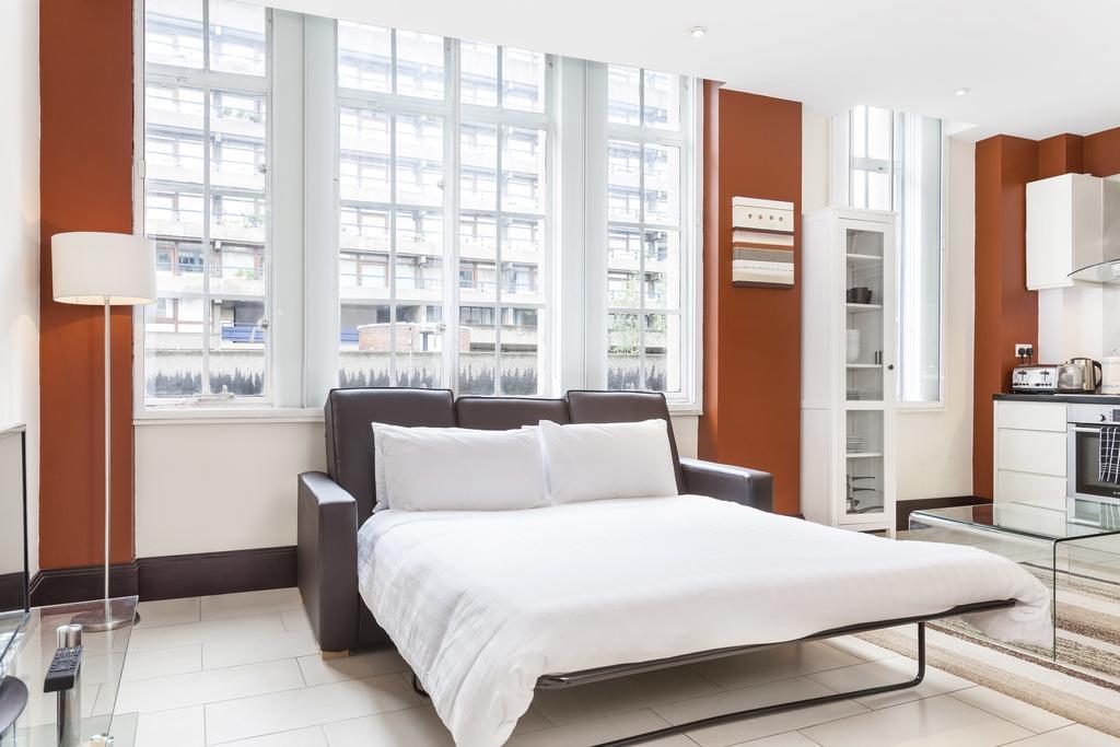 Club Living - Barbican Apartment