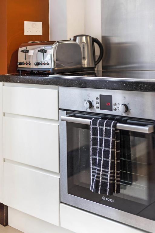 Club Living - Barbican Apartment London