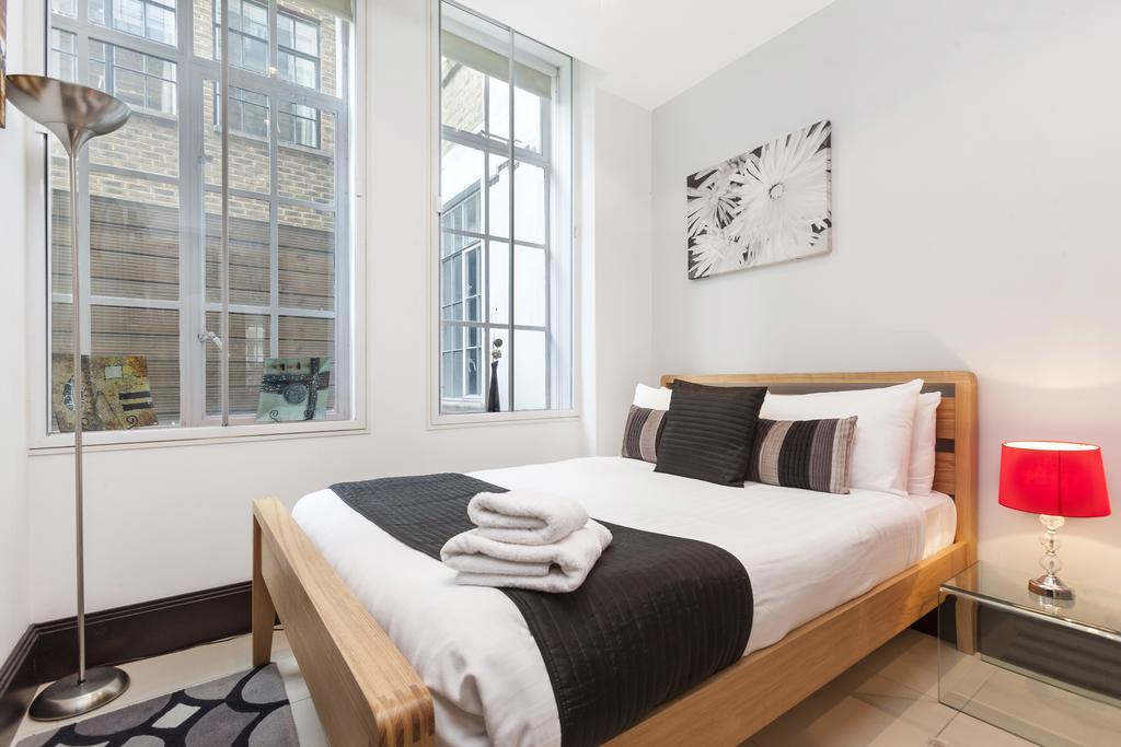 Club Living - Barbican Apartment