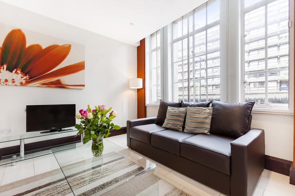 Club Living - Barbican Apartment *