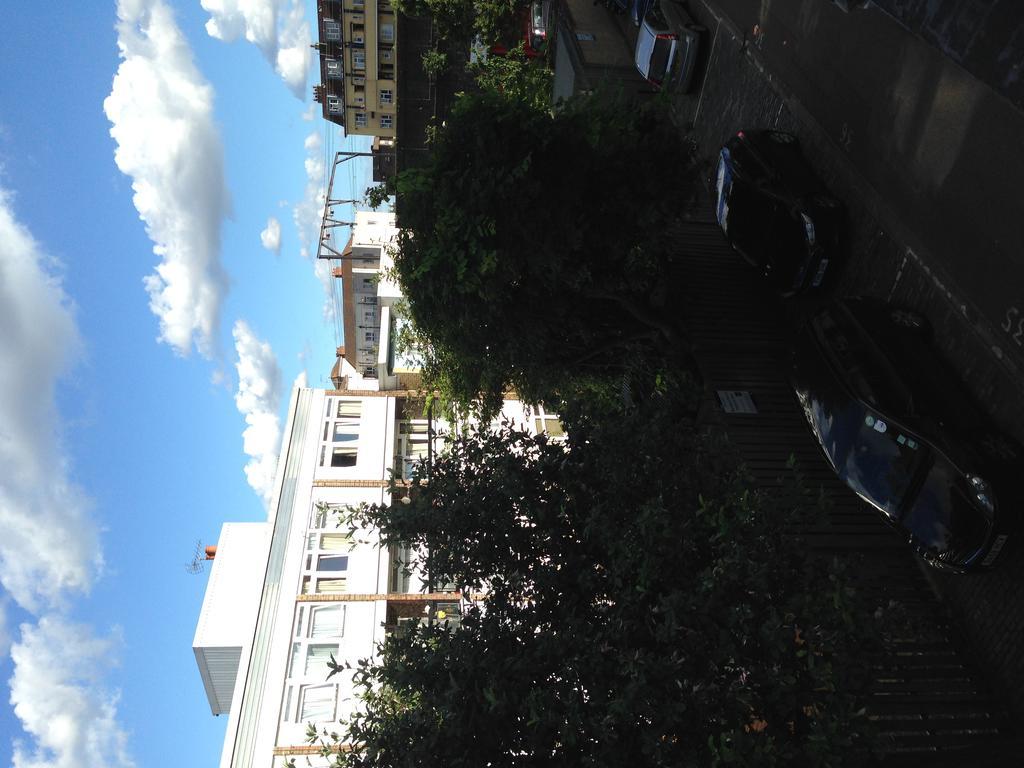 Chapman Street Guest house *