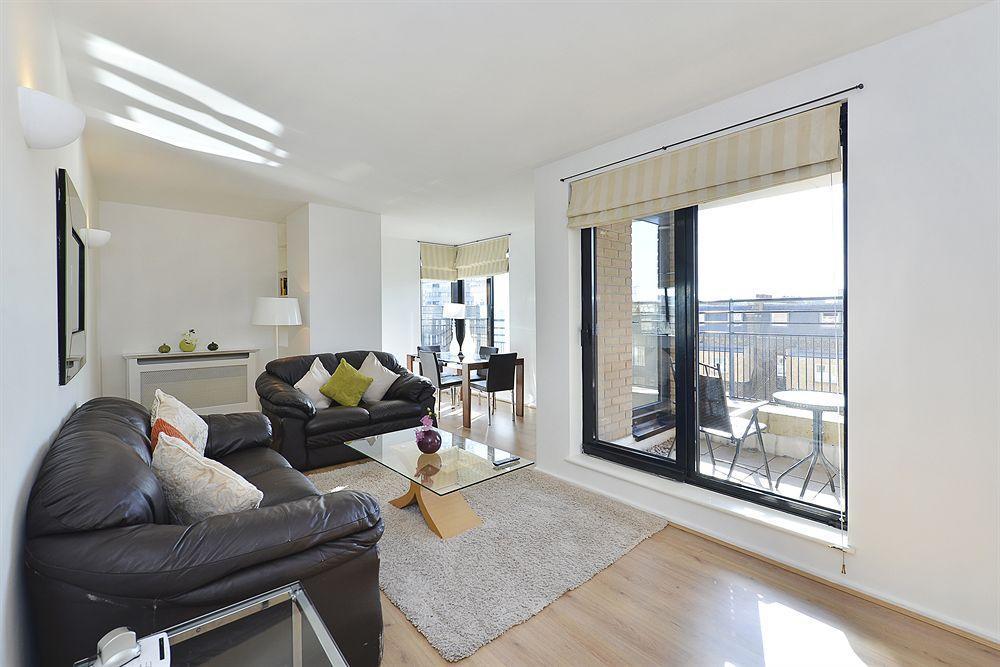 Point West Apartment *