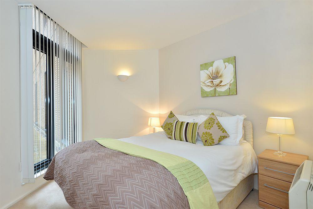 Point West Apartment