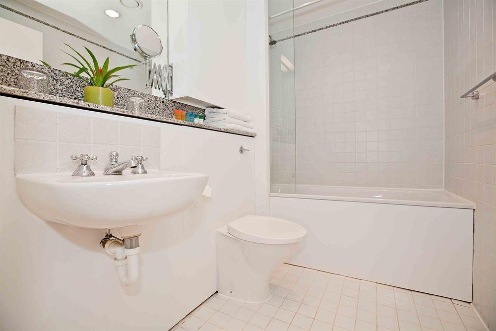 Point West Apartment London