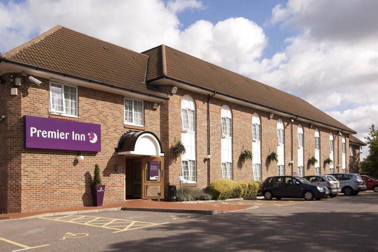Premier Greenford Hotel