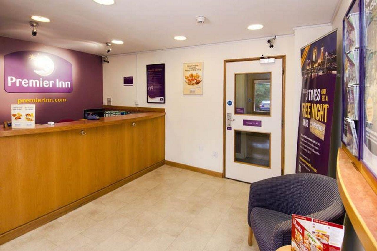 Premier Greenford Hotel 3*