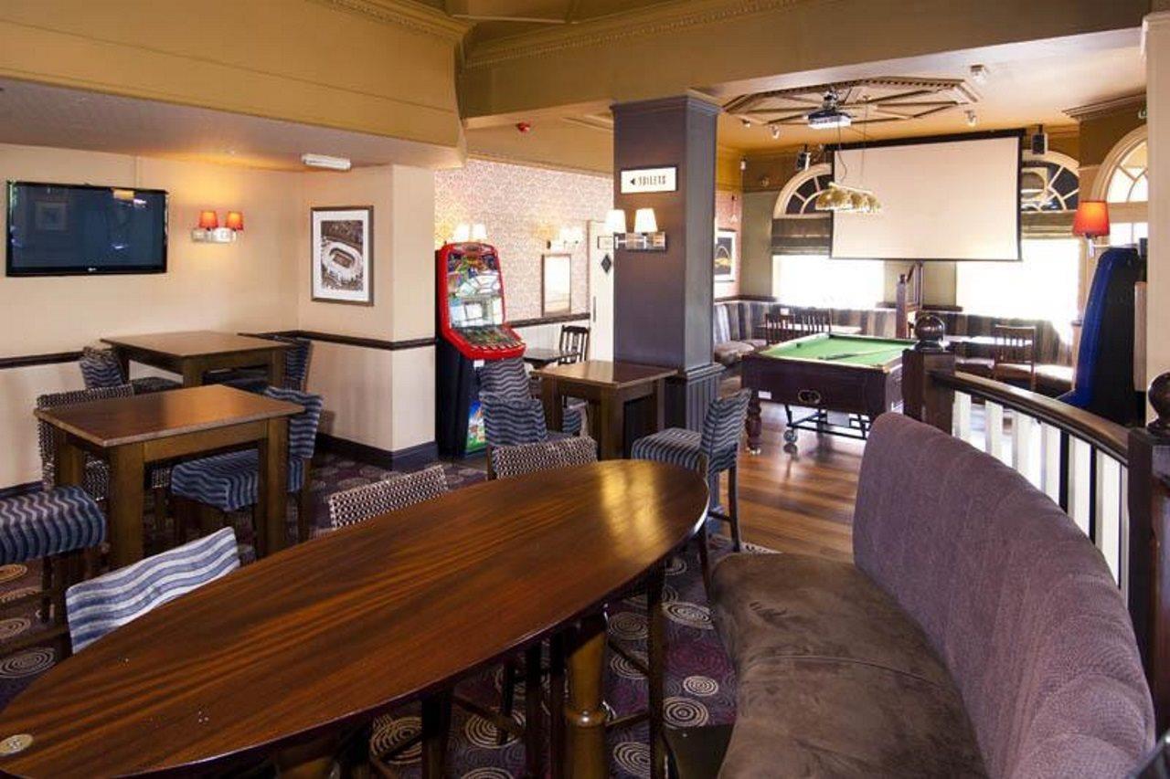 Premier Greenford 3* London