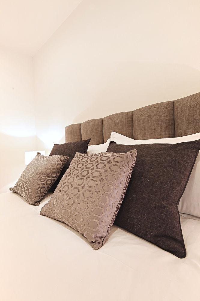 Emily 3* London