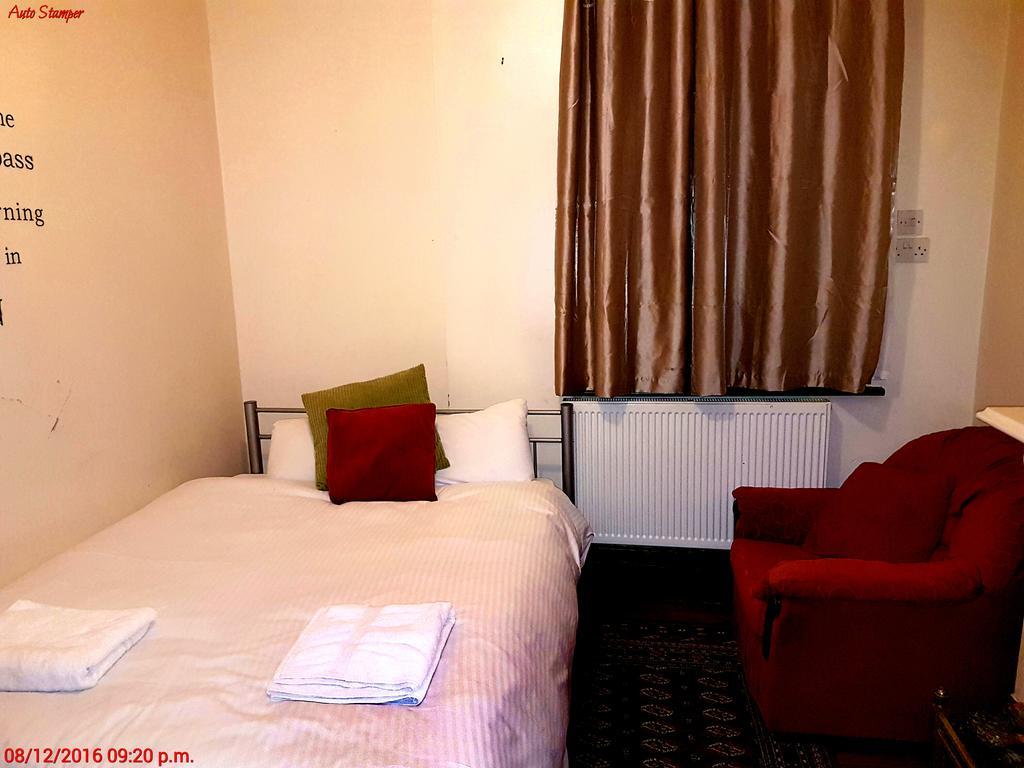 137 Upton Lane Hotel