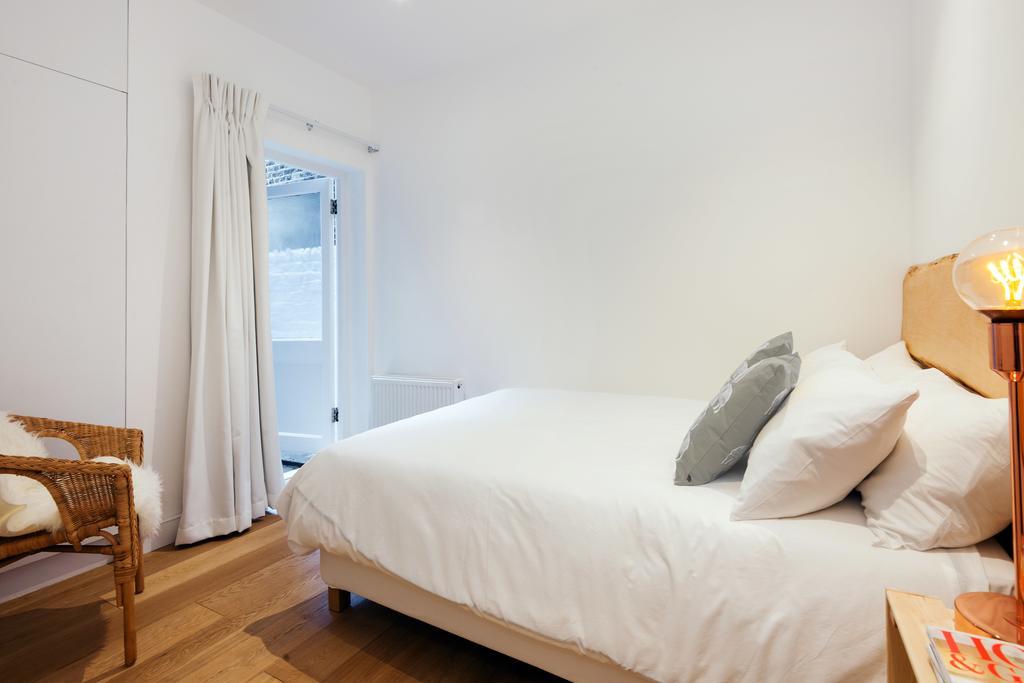The Barons Court Lodge Apartment *