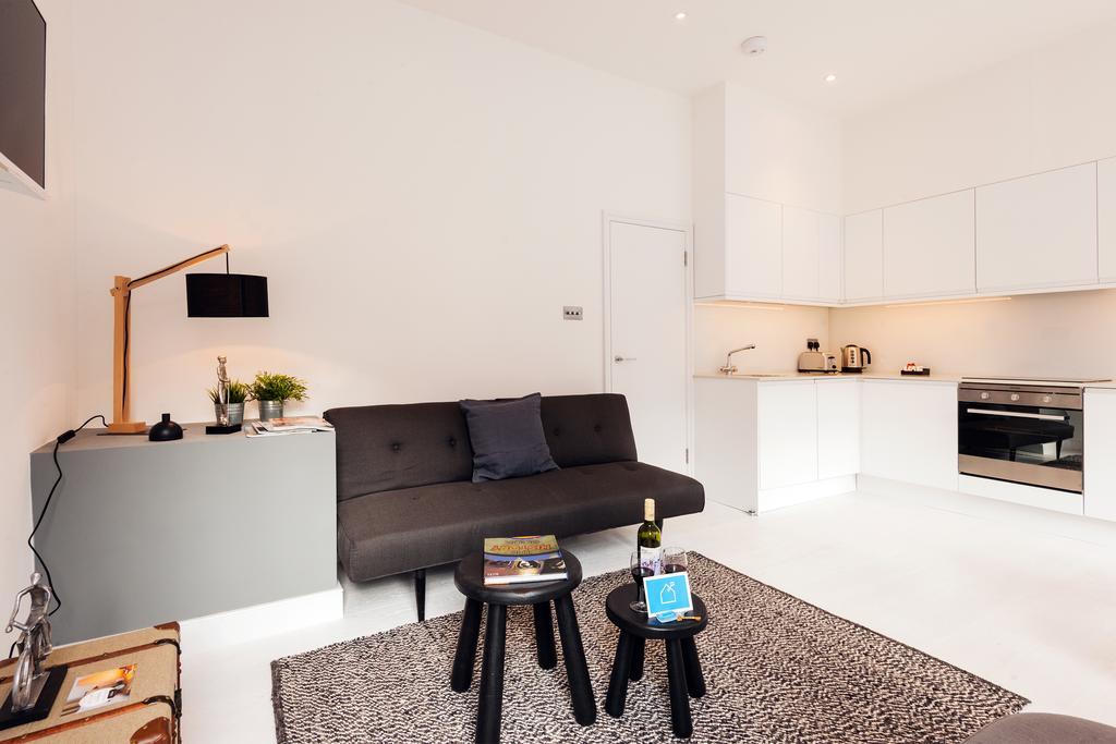 The Barons Court Lodge Apartment London